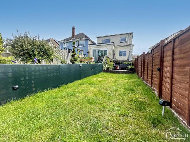 Flat for sale in Bear Cross, Kinson