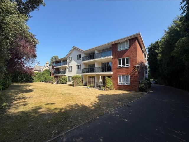 Flat for sale in Charminster, Bournemouth