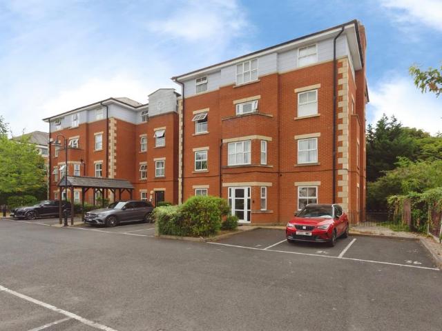 Flat for sale in Olton, West Midlands