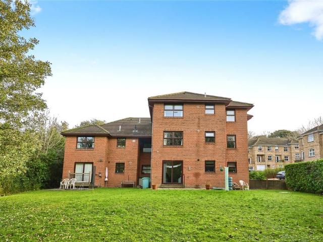 Flat for sale in Elmfield, Ryde