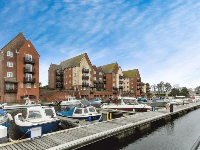 Flat for sale in Sovereign Harbour, Eastbourne