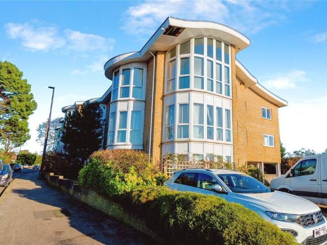 Flat for sale in Bassett, City Of Southampton
