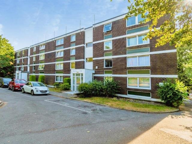 Flat for sale in Bassett, City Of Southampton