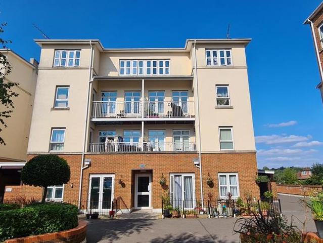Flat for sale in London Borough of Barnet, Greater London