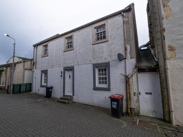 Flat for sale in Maybole, Scotland