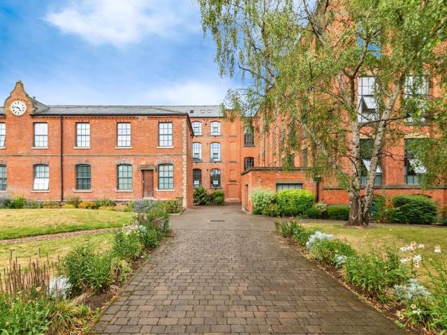 Flat for sale in Gedling, East Midlands