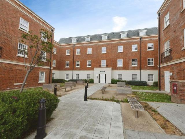 Flat for sale in Priddy's Hard, Middlecroft