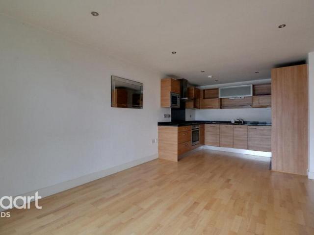 Flat for sale in Richmond Hill, Leeds