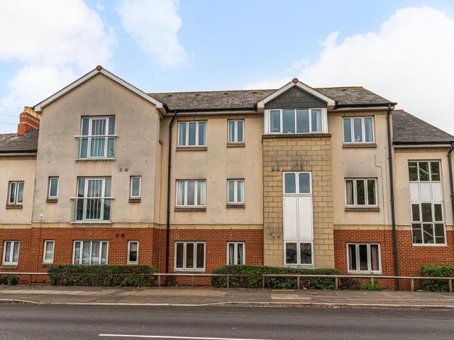 Flat for sale in Somerton, Newport