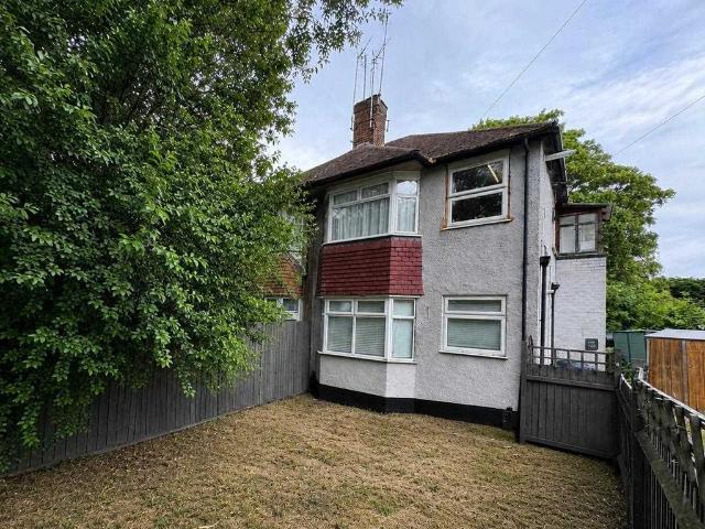 Flat for sale in London Borough of Ealing, Greater London