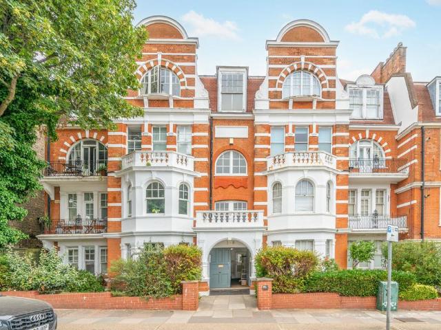 Flat for sale in Mapesbury, Greater London