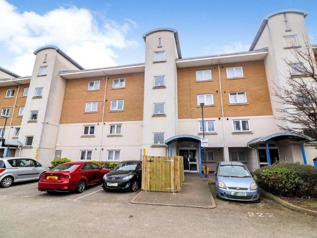 Flat for sale in Northumberland Heath, Greater London