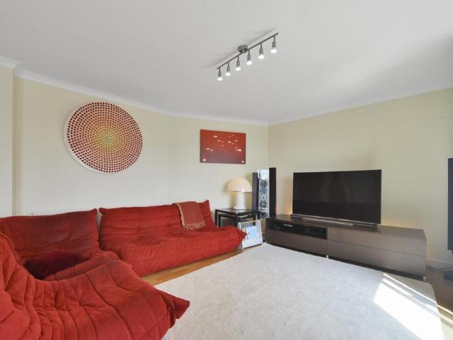 Flat for sale in Ratcliffe, Shadwell