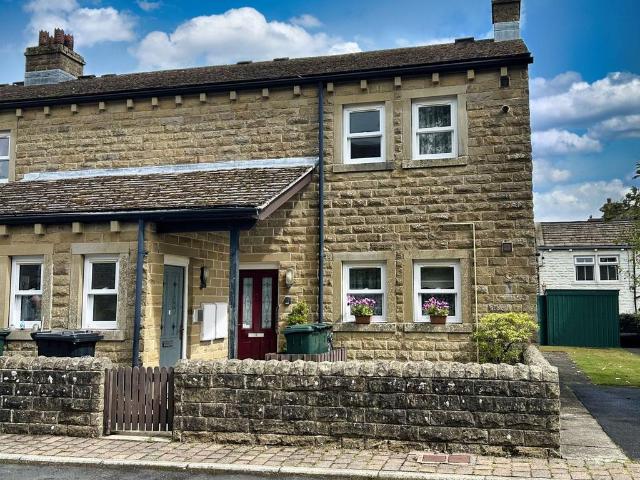 Flat for sale in Haworth, Bradford
