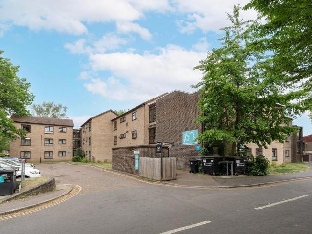 Flat for sale in Heigham Grove, East Bank