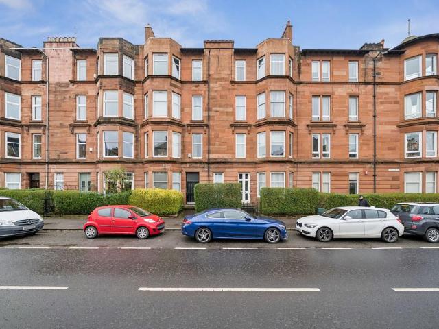 Flat for sale in Shawmoss, Langside