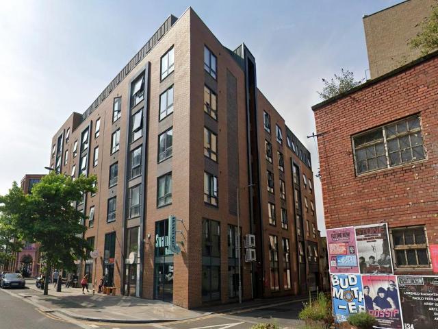 Flat for sale in Chinatown, Calderstones