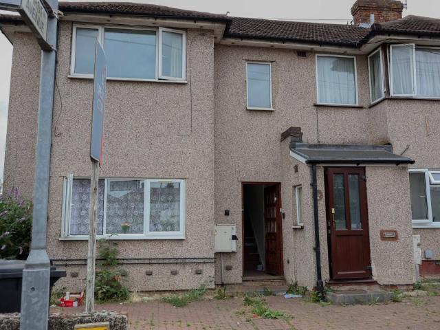 Flat for sale in Dagenham, Isle Of Man