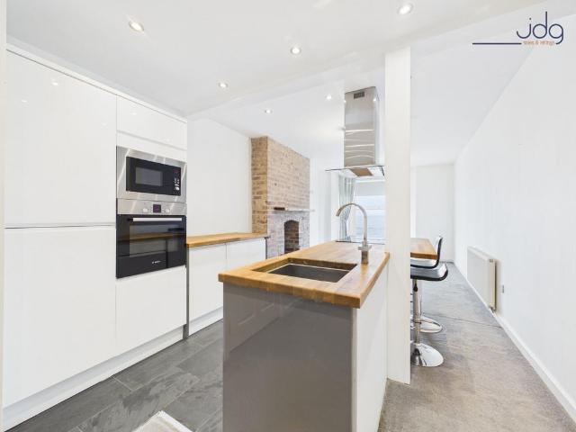 Flat for sale in Poulton-le-Sands, Bare