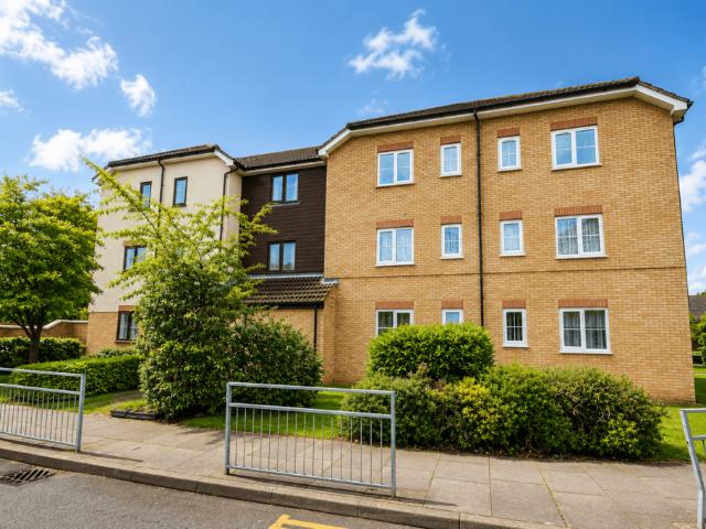 Flat for sale in Alperton, Greater London