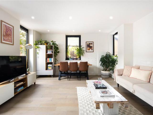 Flat for sale in Clapton, Lower Clapton