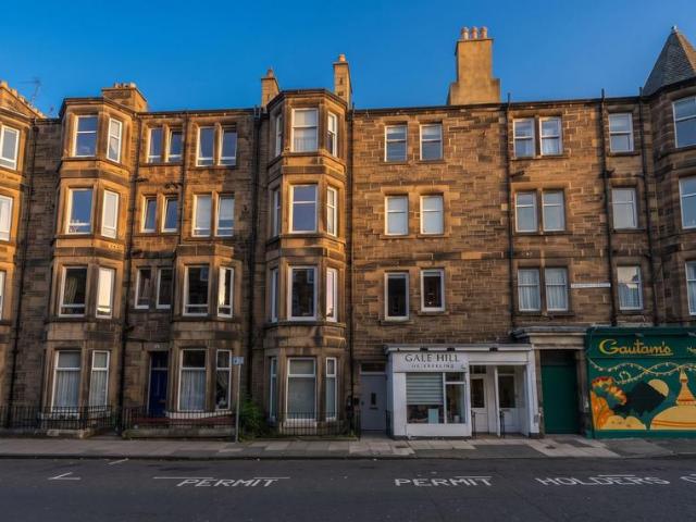 Flat for sale in Meadowbank, Scotland