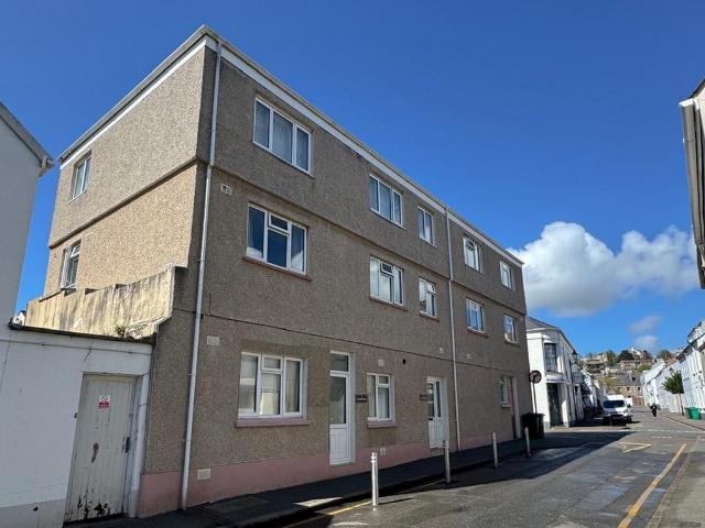 Flat for sale in St Helier, Greater London