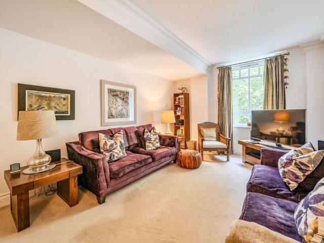 Flat for sale in Westminster, Greater London