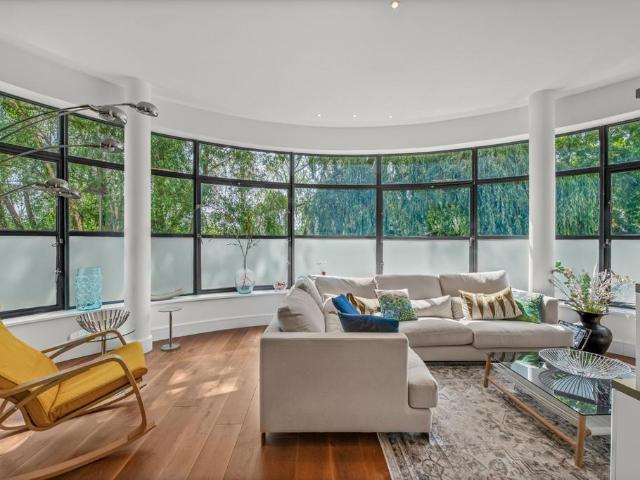 Flat for sale in London Borough of Hounslow, Greater London