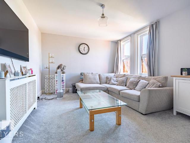 Flat for sale in Moordown, Bournemouth