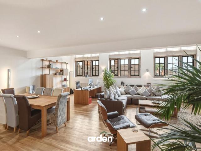 Flat for sale in Barbourne, Worcestershire