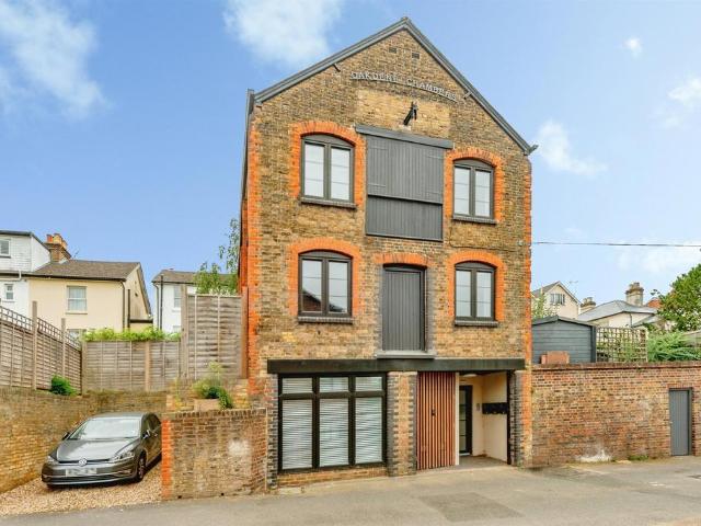 Flat for sale in Reffles Bridge, Reigate and Banstead