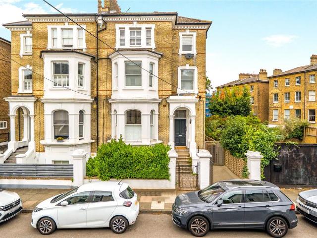 Flat for sale in Royal Borough of Kingston upon Thames, Greater London