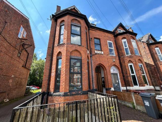 Flat for sale in West Didsbury, Manchester