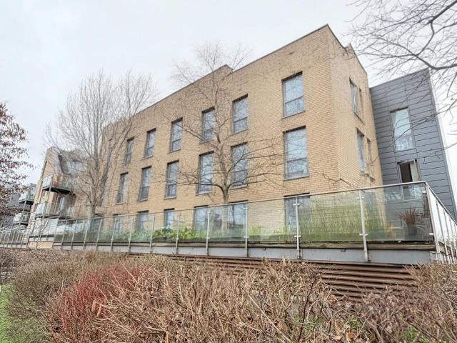 Flat for sale in Yiewsley, Greater London