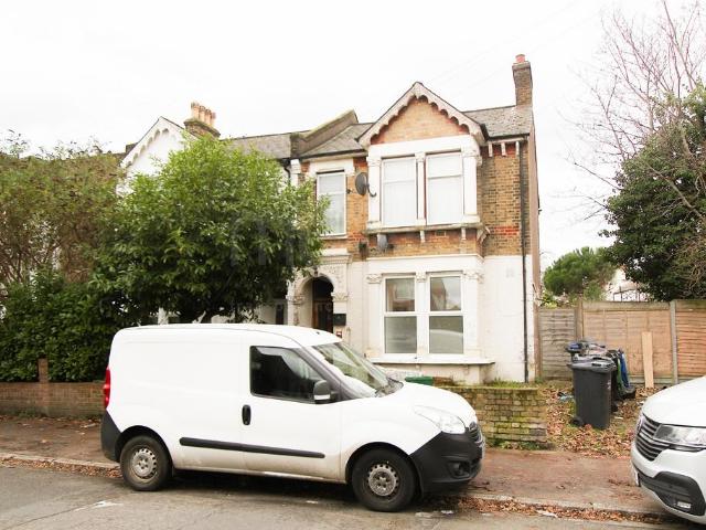 Flat for sale in London Borough of Croydon, Greater London