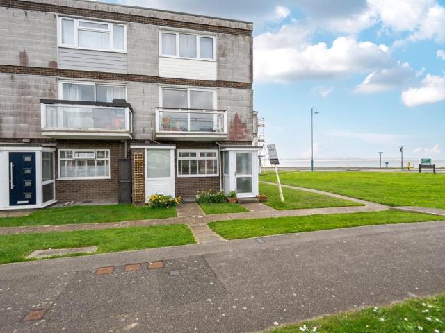 Flat for sale in Lee-on-the-Solent, Middlecroft
