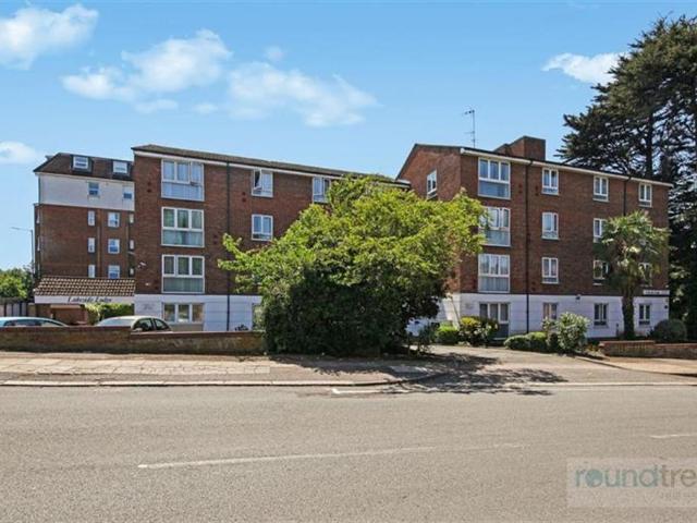 Flat for sale in Hendon, Greater London