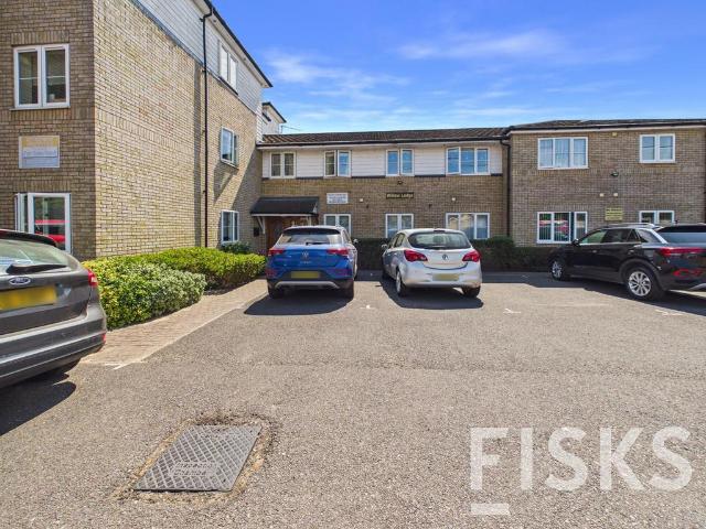 Flat for sale in Hadleigh, Castle Point
