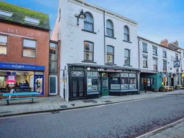 Flat for sale in Leominster, Herefordshire