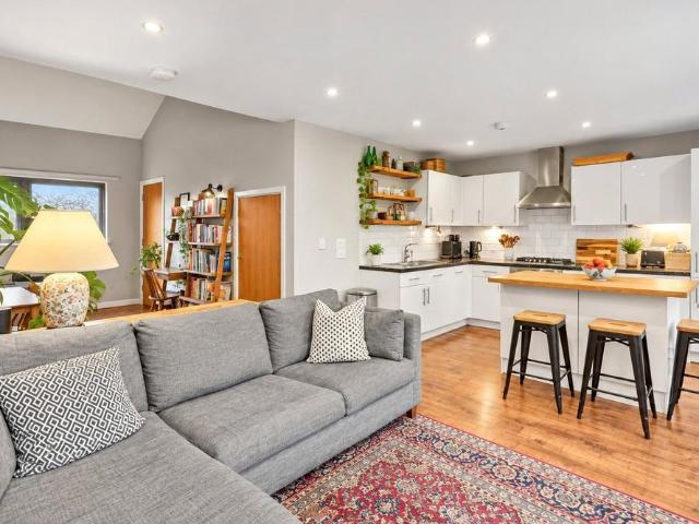 Flat for sale in London Borough of Newham, Greater London