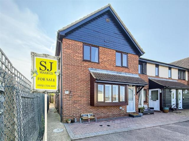 Flat for sale in Maldon, Essex