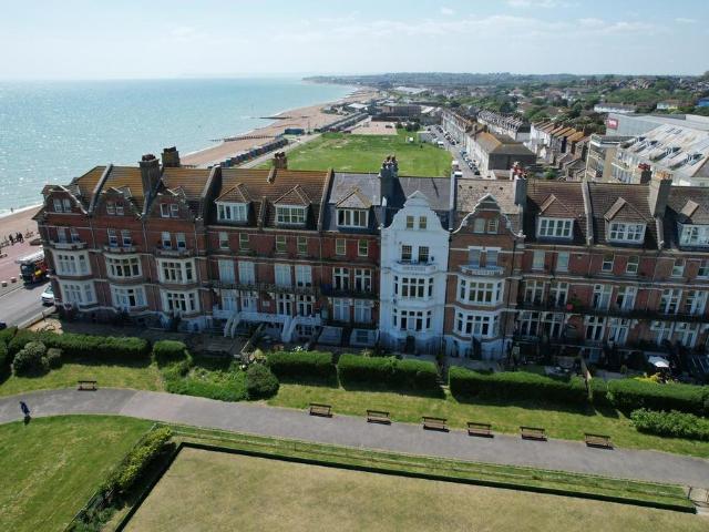 Flat for sale in West Marina, Guestling Green