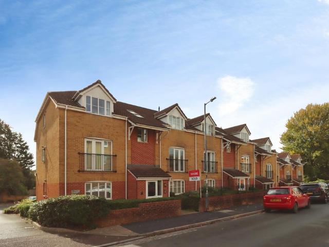 Flat for sale in Speedwell, Bristol