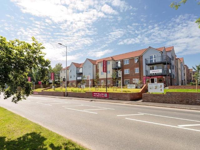 Flat for sale in Brixington, Budlake