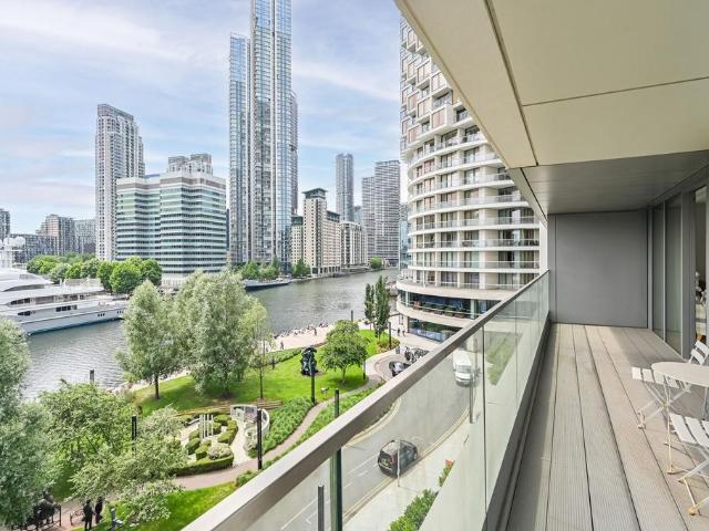 Flat for sale in Isle Of Dogs, Greater London