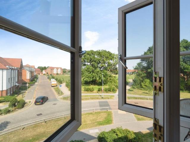 Flat for sale in Barnham and Eastergate, Clapham