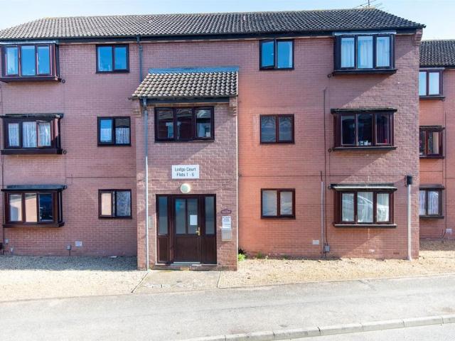 Flat for sale in Burrow's Bush, Wellingborough