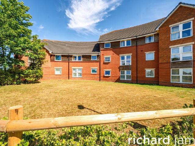 Flat for sale in Rodbourne, Swindon