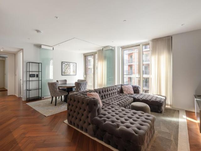 Flat for sale in Nine Elms, Greater London